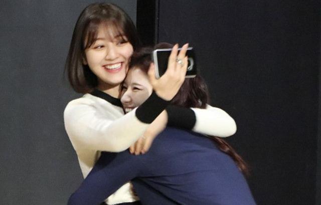 트와이스 지효랑 사나