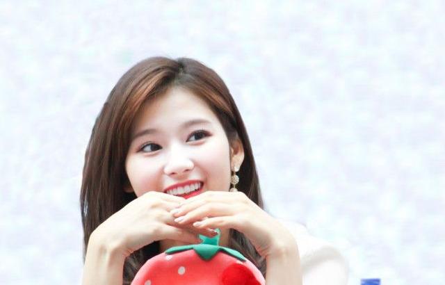 트와이스 사나