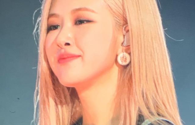 BLACKPINK Rose