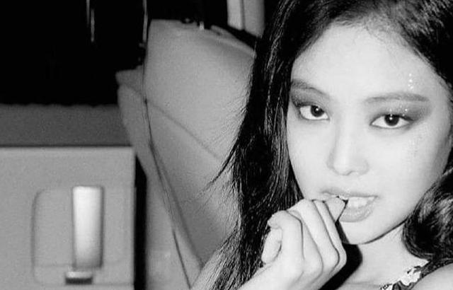 BLACKPINK JENNIE