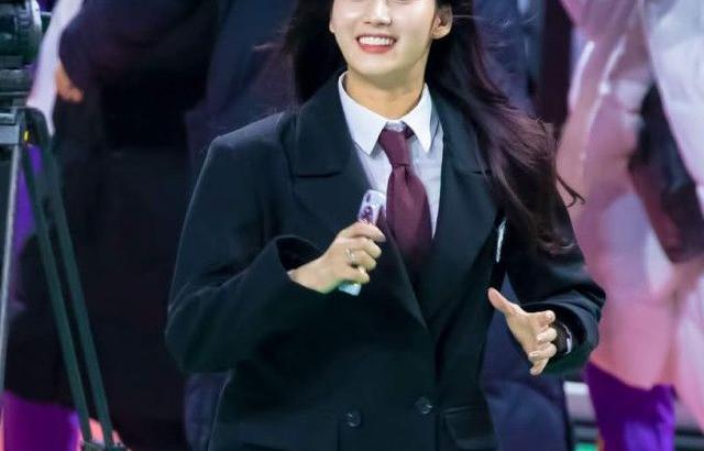 사다닥 뛰어가는 사나