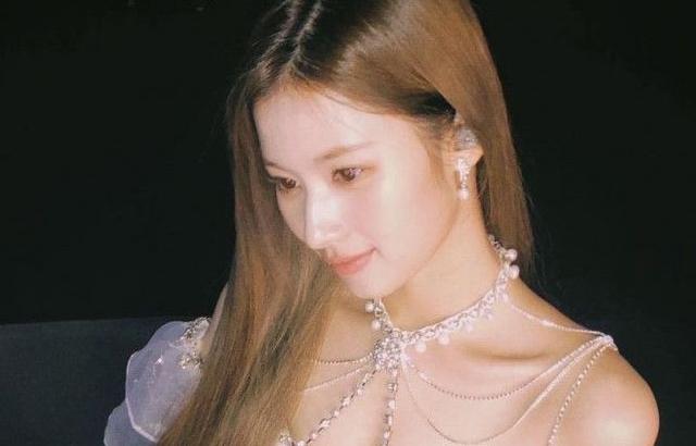 TWICE Sana