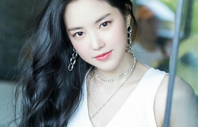 손나은