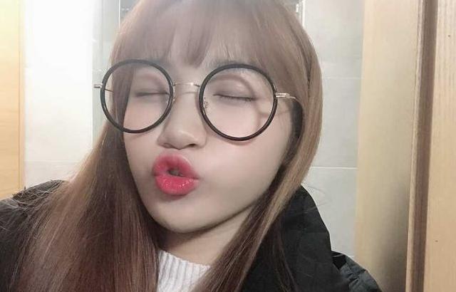 LE SSERAFIM 채원