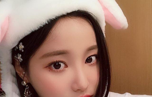 토끼모자쓴 연우 셀카사진