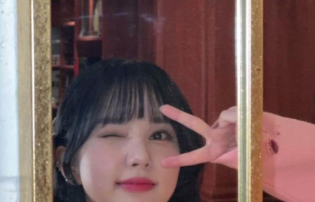 거울 속 VIVIZ 은하
