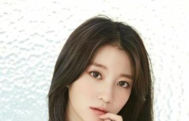 오마이걸 비니..이제 본명 유빈으로 활동