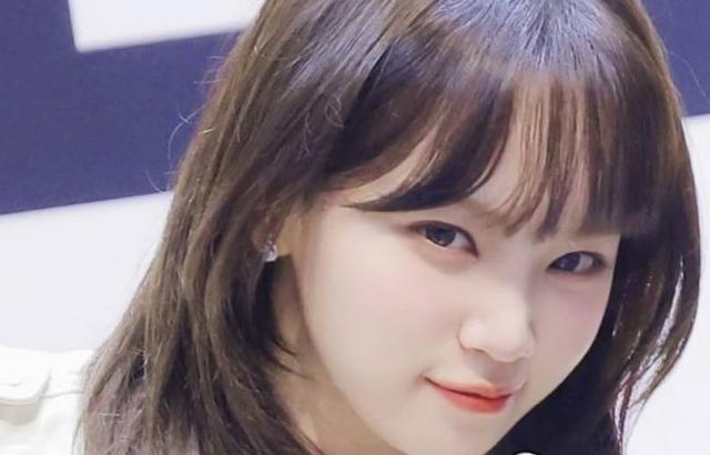 LE SSERAFIM (르세라핌) 김채원