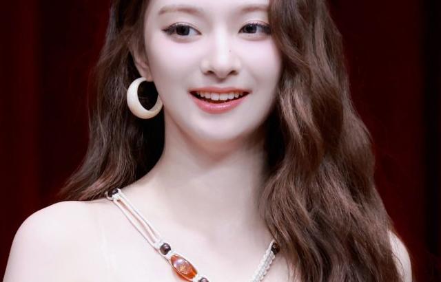프로미스나인 이나경