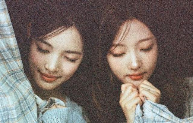 레드벨벳 슬기가 필카로 찍은 하츠투하츠.JPG