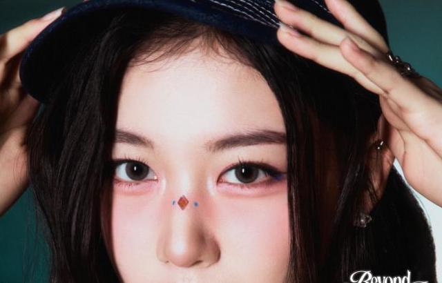 tripleS msnz <Beyond Beauty> moon ver.