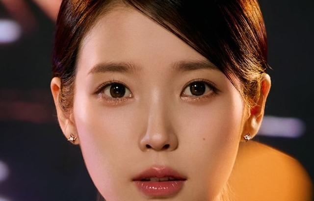 아이유 제이에스티나