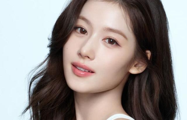 사나 TWICE트와이스 NE:AR니어/ 사나 미나 모모 251109