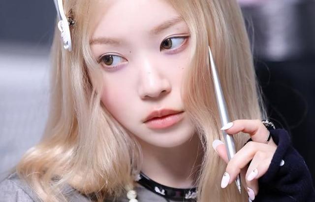 아일릿 (ILLIT) 모카