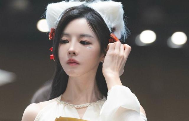 김효진 아나운서