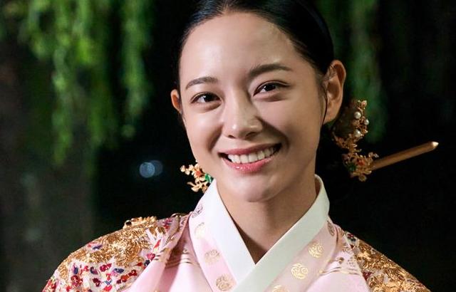 김세정 강태오 이신영 홍수주 등 이강에는달이흐른다/ 김세정/ 홍수주