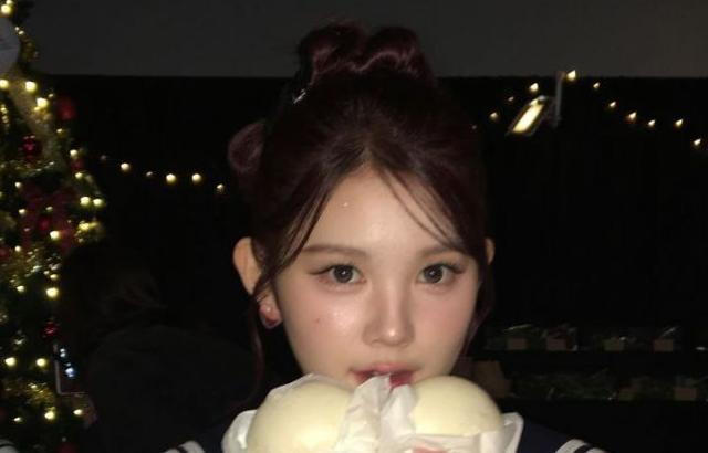 하츠투하츠 에이나