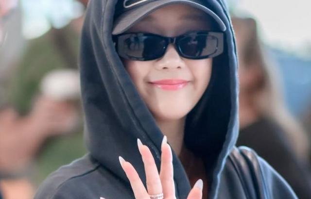 BABYMONSTER (베이비몬스터) 파리타