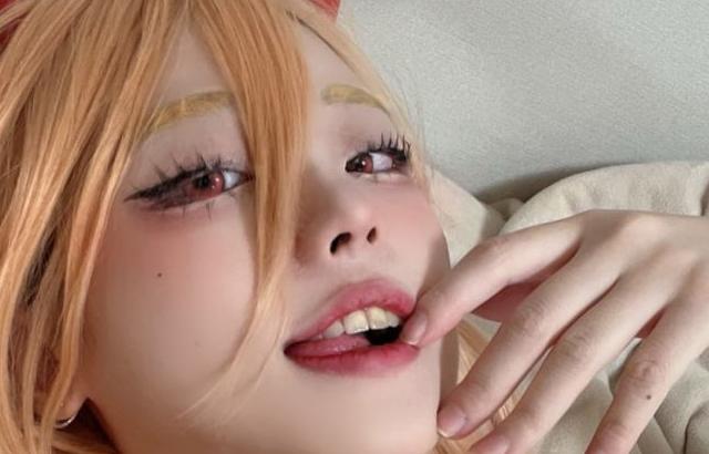 파워 코스프레한 QWER 히나