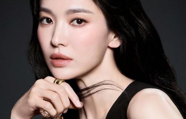배우 송혜교, 오늘자 겔랑(Guerlain) 2026 글로벌 캠페인.JPG