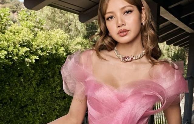 BLACKPINK (블랙핑크) 리사