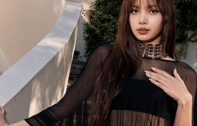 BLACKPINK (블랙핑크) 리사