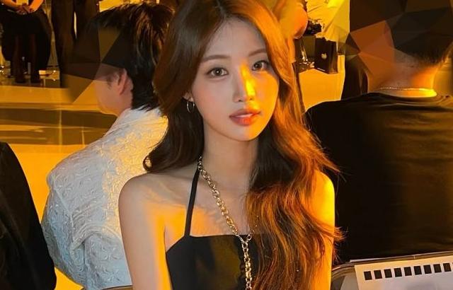 EVERGLOW (에버글로우) 시현