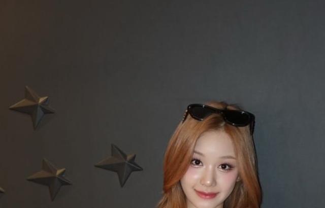 BABYMONSTER (베이비몬스터) 파리타