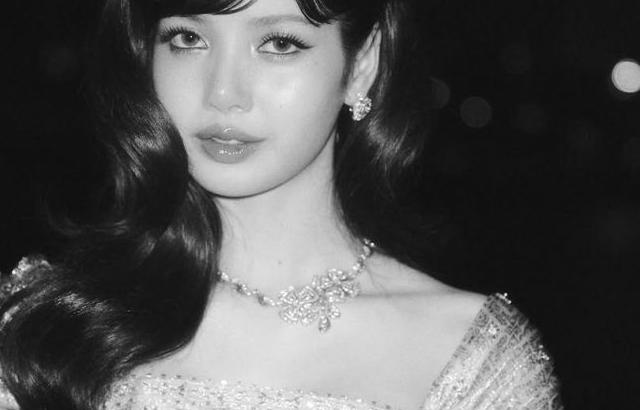 BLACKPINK (블랙핑크) 리사