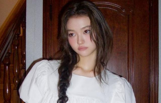 MEOVV (미야오) 엘라