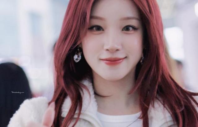 아이들 우기 출국