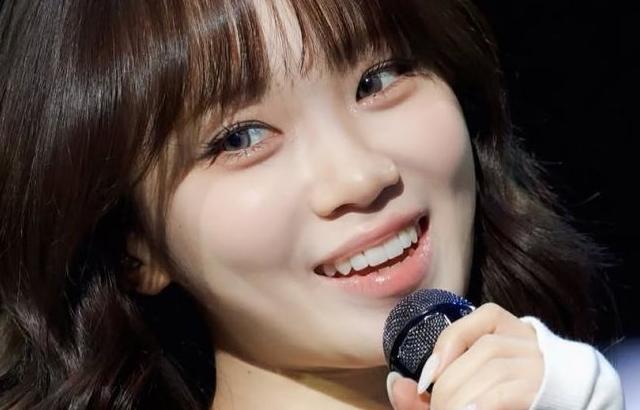 LE SSERAFIM (르세라핌) 김채원